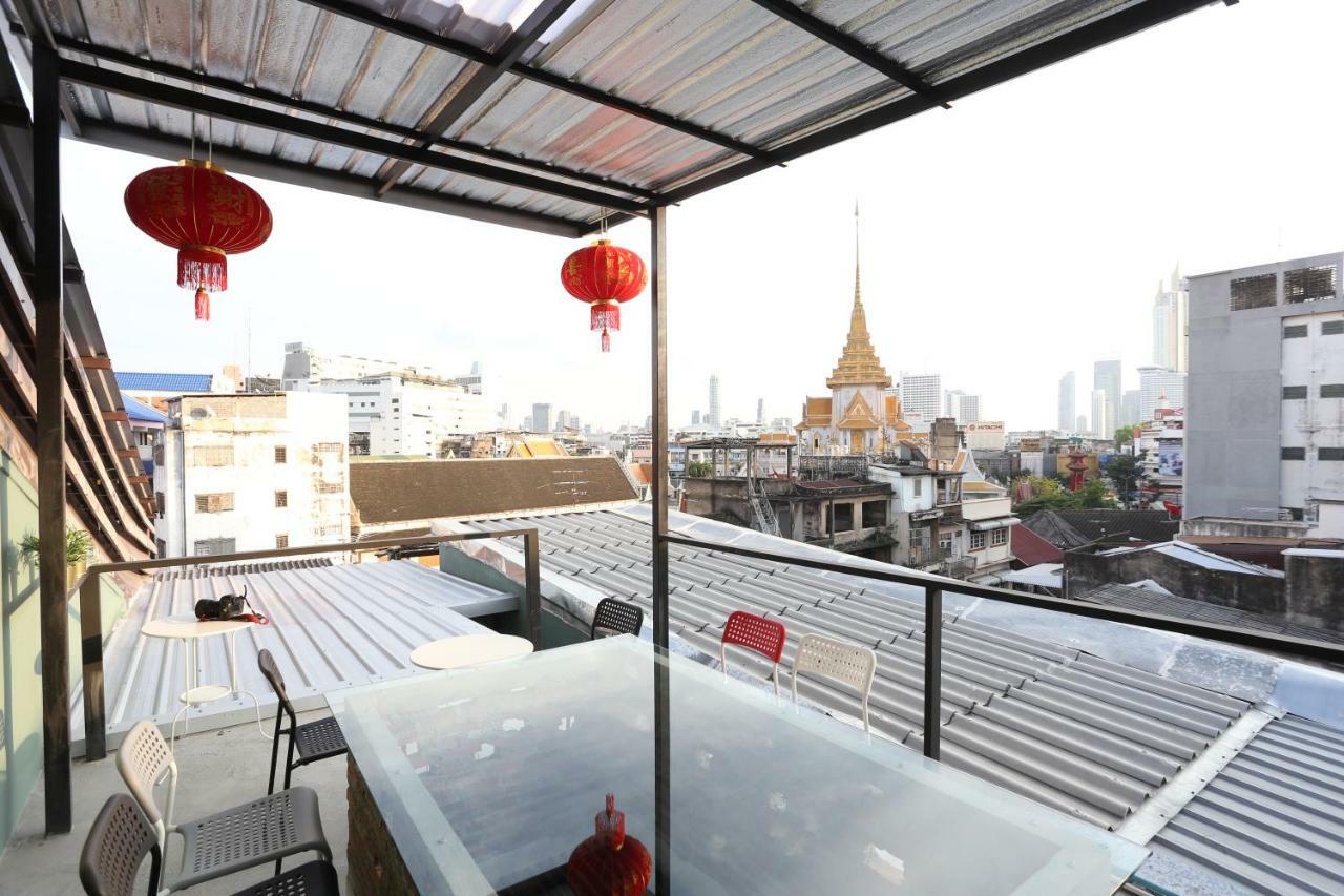 The Orientale Hostel Bangkok Bagian luar foto